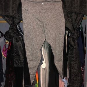 Capri leggings with velvet sides